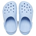 thumbnail image 2 of Crocs Clásicos para Niños Zuecos Azul Calcita Talla 12 Mediano, 2 of 7