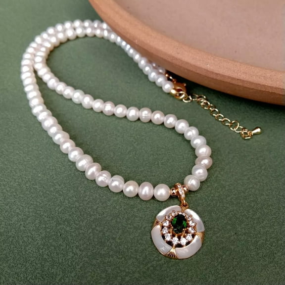 VIVIDELLE Natural Green Chrome Diopside Charm 4-5mm White Cultured Pearl Choker Necklace
