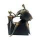 thumbnail image 2 of Figura decorativa abstracta, escultura de resina, adorno de escritorio para dormitorio. Bronce, 2 of 9