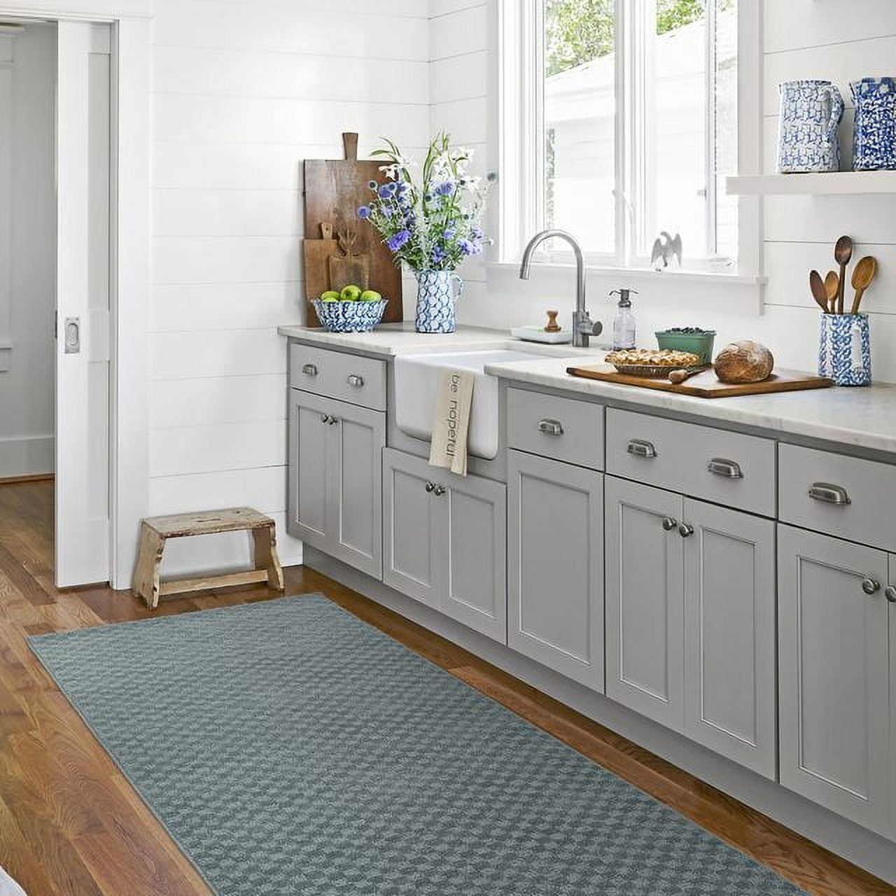 Garland Rug Medallion Sea Foam Indoor Runner Rug, 3' x 12'