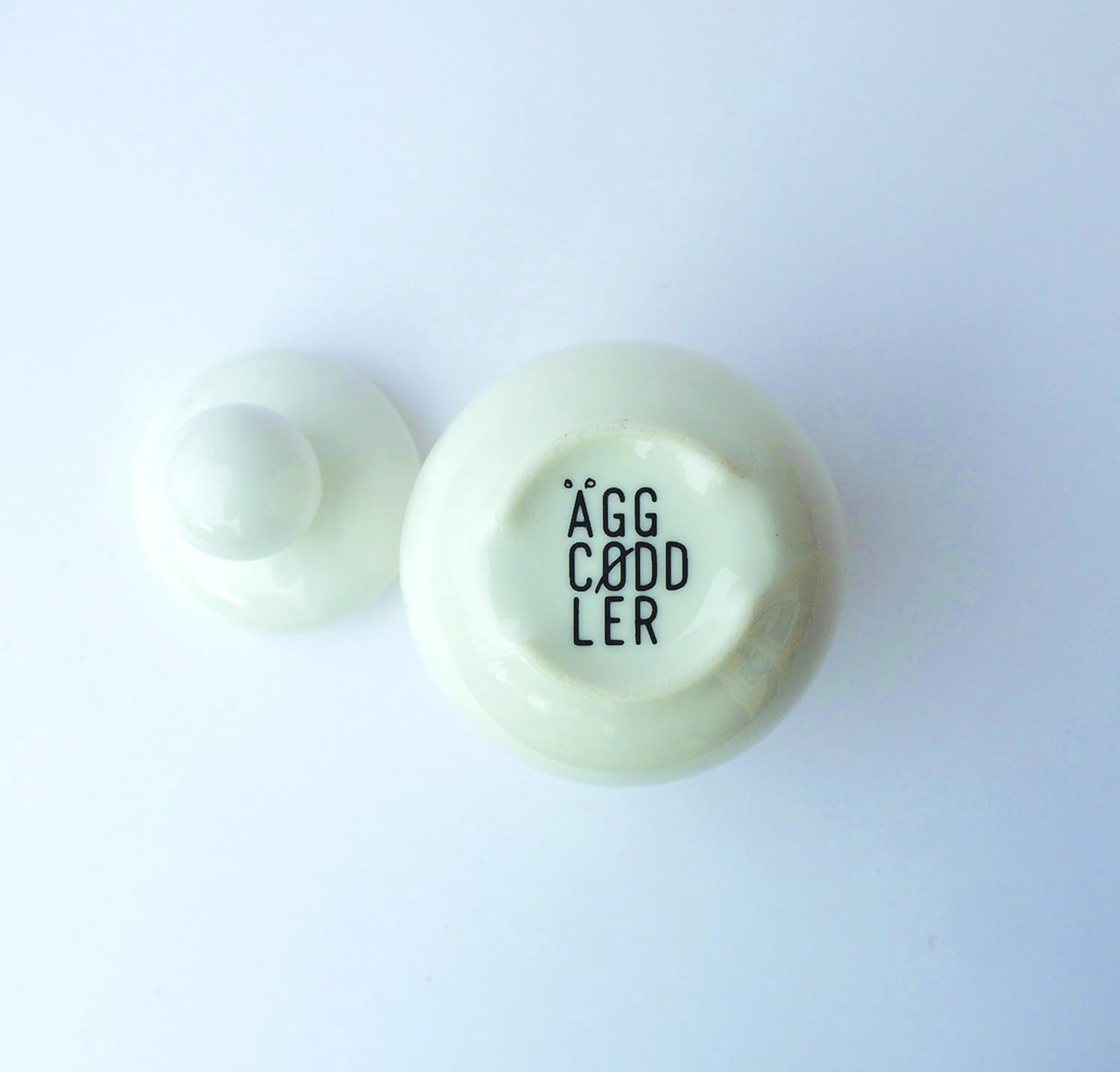 AggCoddler - Porcelain & Silicone Egg Cooker - Easily Cook Eggs with Toppings & Mix-Ins - Microwave & Dishwasher Safe - Steam, Poach, Boil Eggs - Displays Well in Kitchen (White - Malin)�