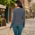 thumbnail image 4 of cfhntfmh Chandails à Manches Longues pour Femmes Col Ras du Cou Hauts Extensibles Décontractés Basiques Superposés Coupe Ajustée Entraînement T-Shirts Athlétiques, 4 of 7