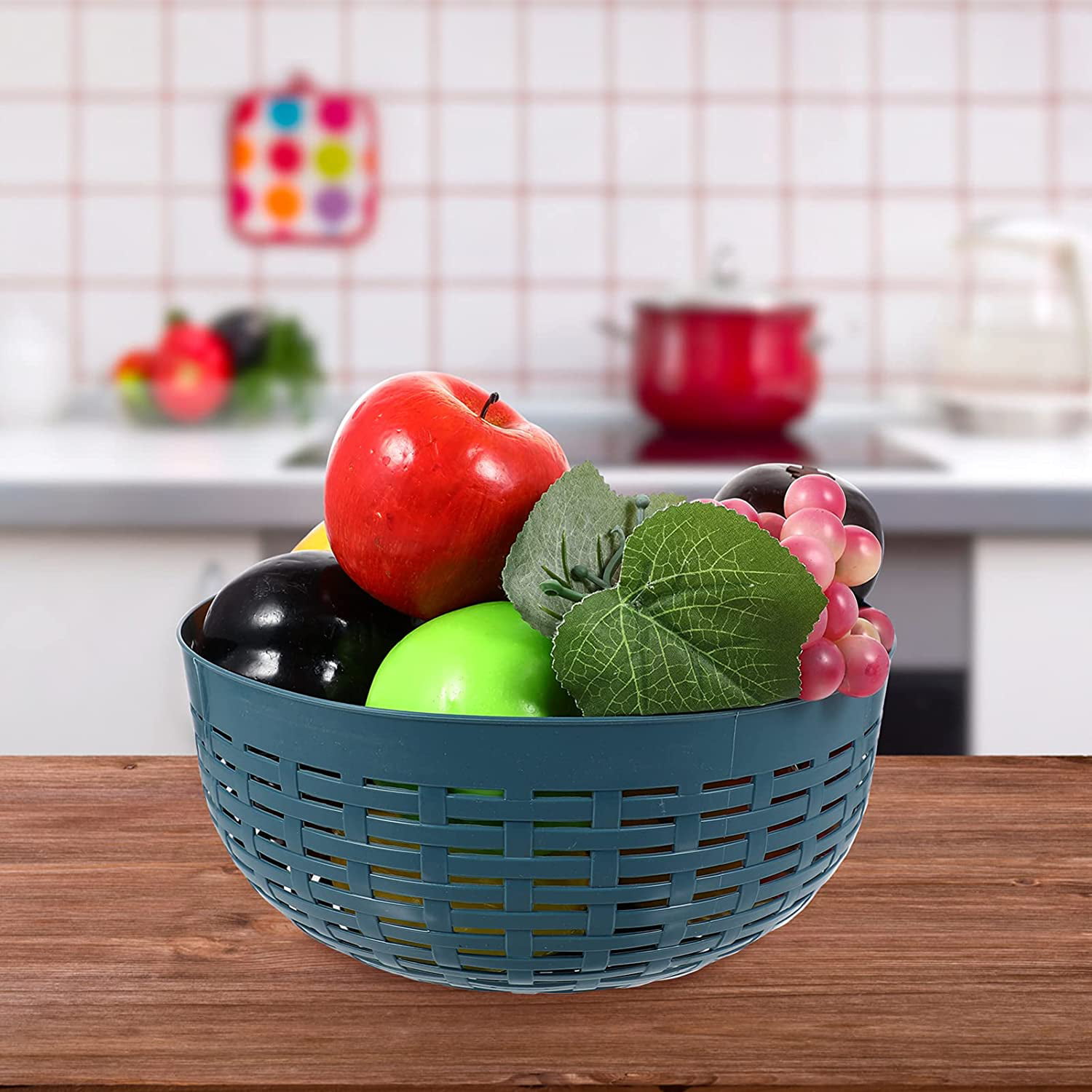 1.4L Fruit and Vegetable Container with Included Colander 