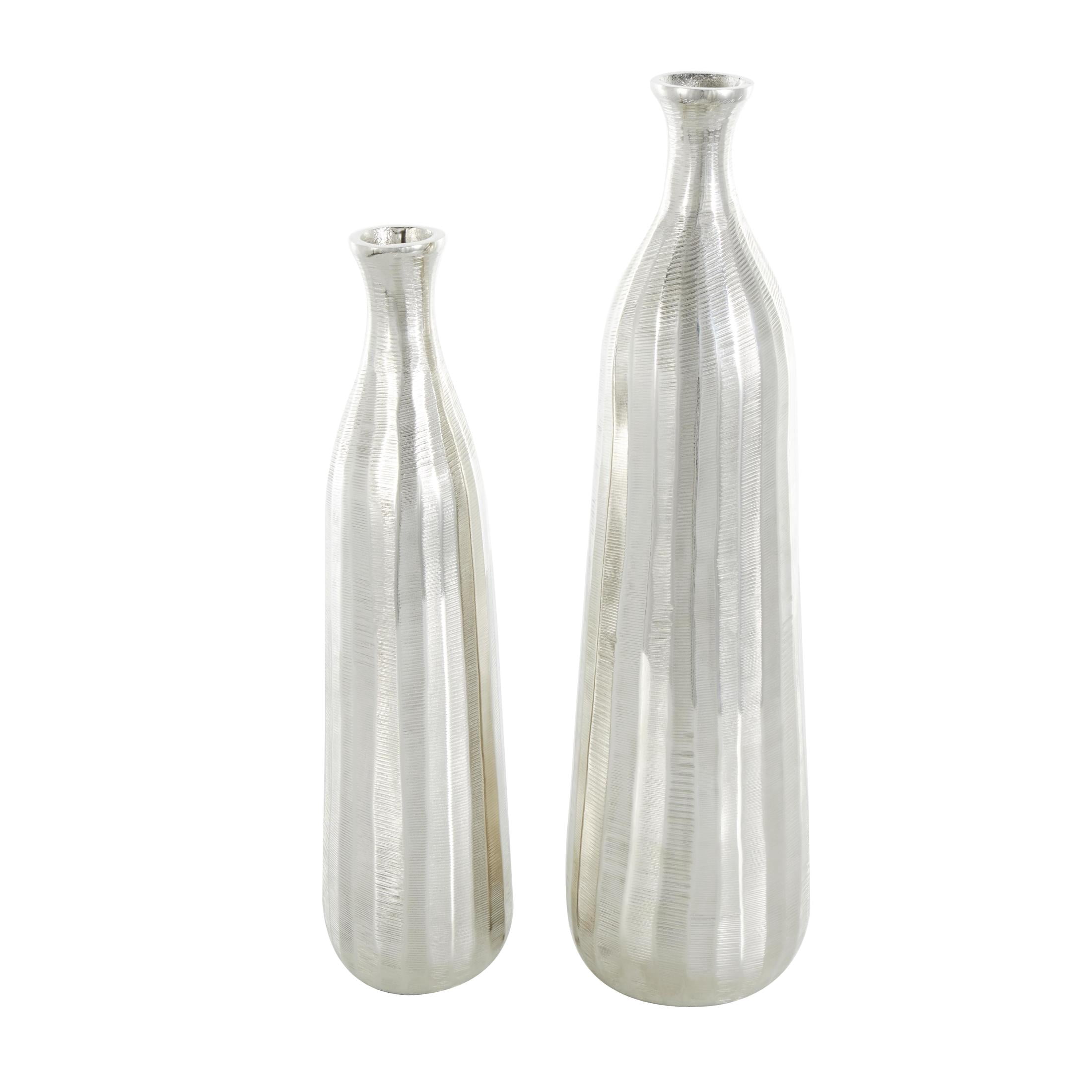 DecMode 20", 16"H Silver Aluminum Metal Vase with Wavy Accents and Textured Ridges, Set of 2
