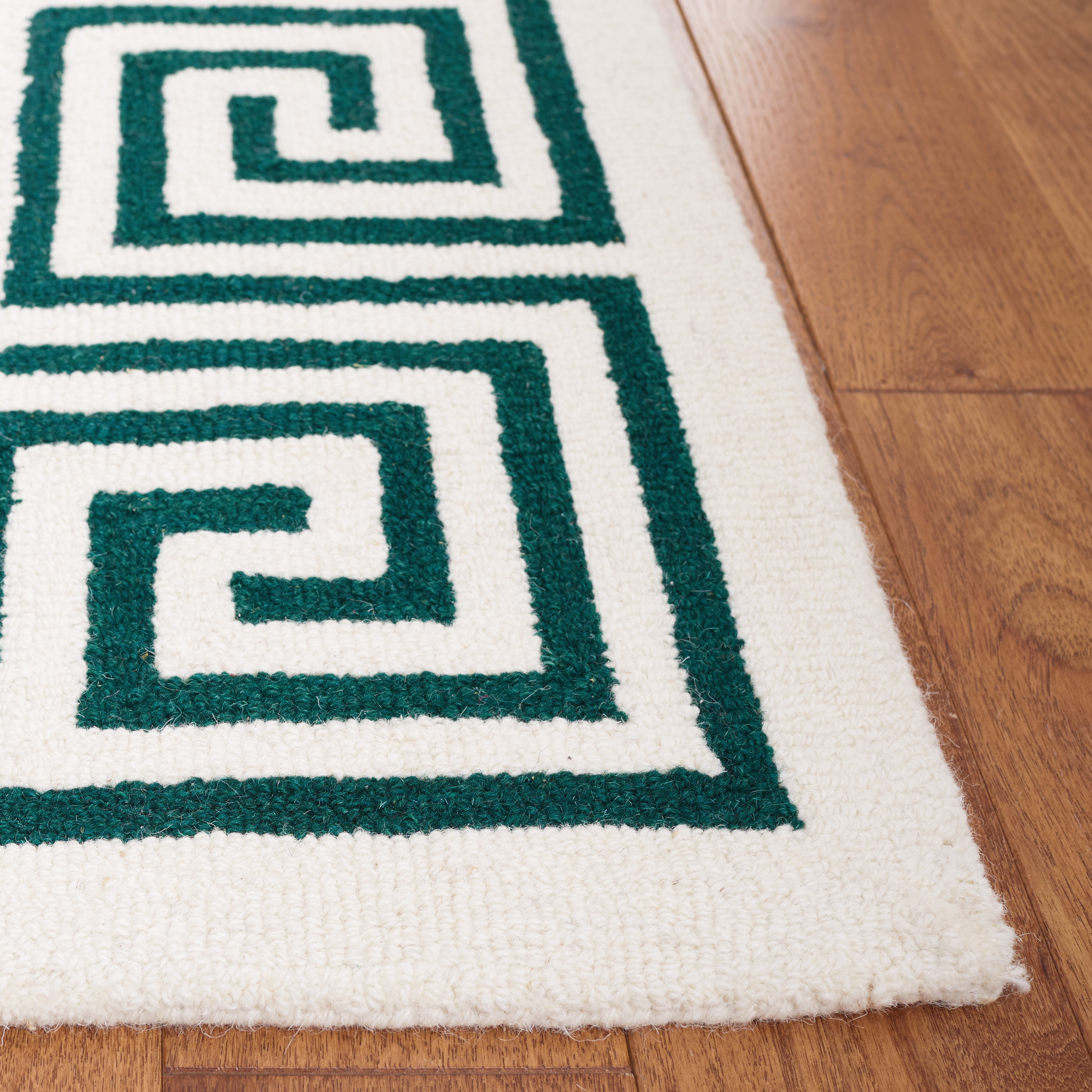 SAFAVIEH Metro Ivonette Bordered Area Rug, Ivory/Green, 6' x 6' Square