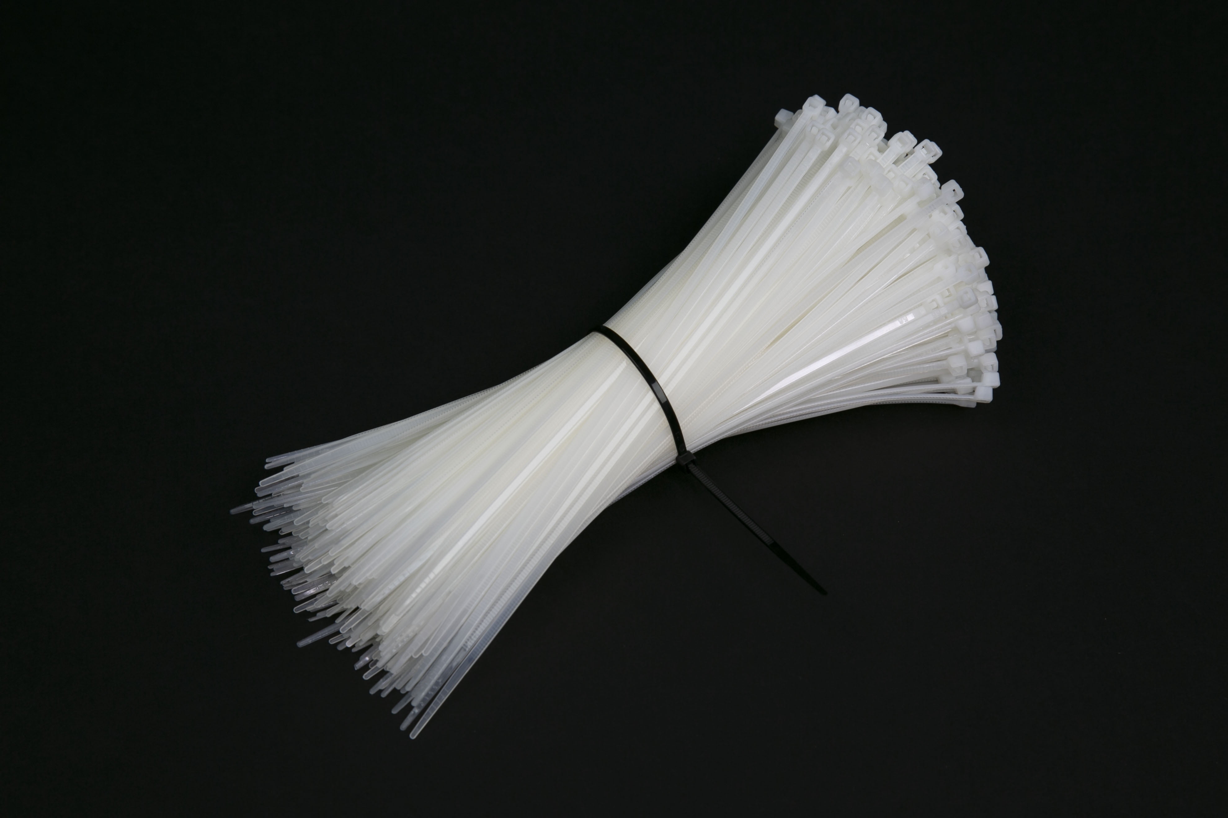 MultiPurpose Cable Ties, 8 inch Heavy Duty Wire Ties Fastener Wrap for