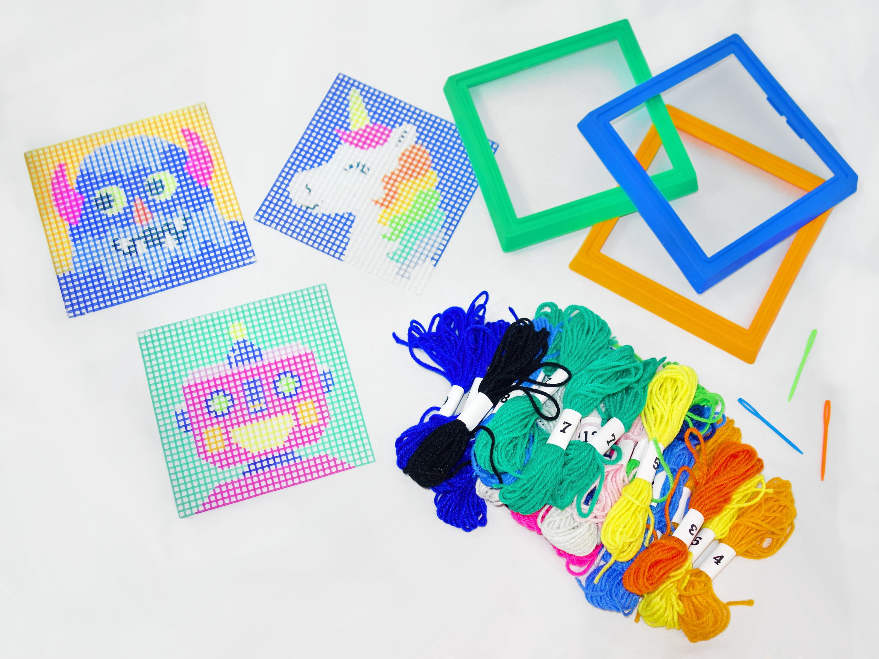 Smarts & Crafts Go: Needlepoint Kit, 40 Pieces, Multi-Color, for Kids Ages 8+