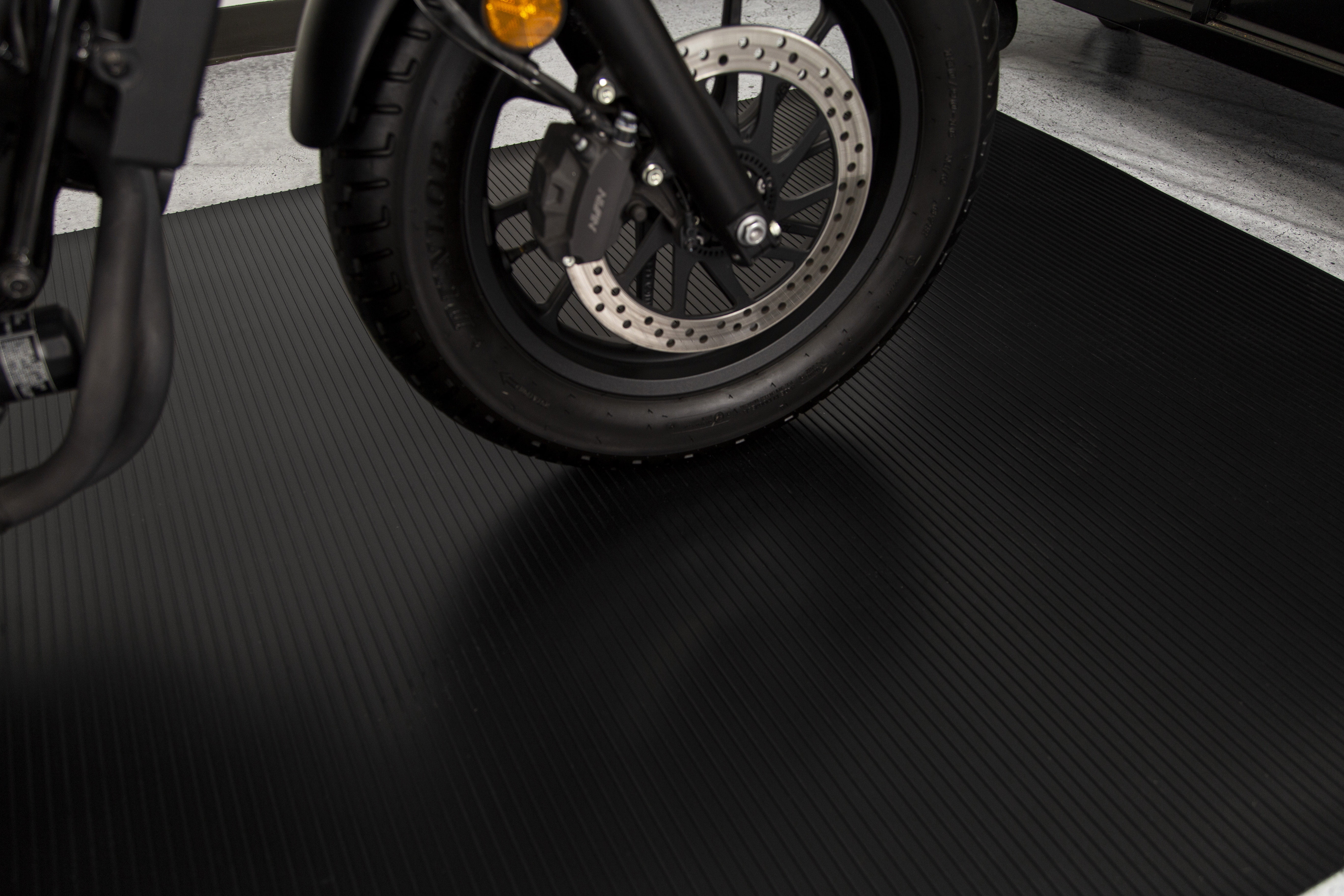 G-Floor Motorcycle Mat, Midnight Black / 5' x 10