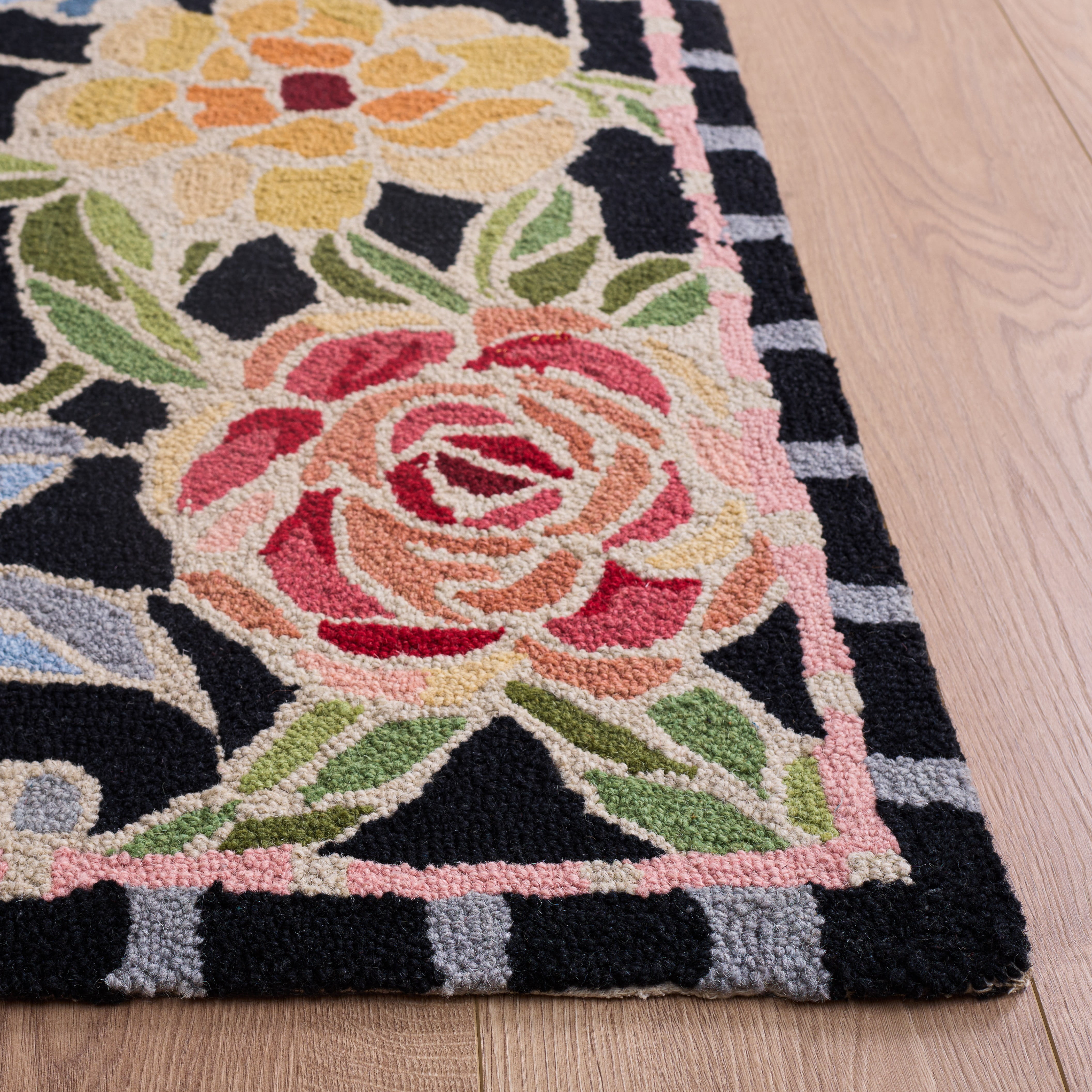 Safavieh Chelsea Endika Floral Area Rug, Black, 5'3" x 8'3"