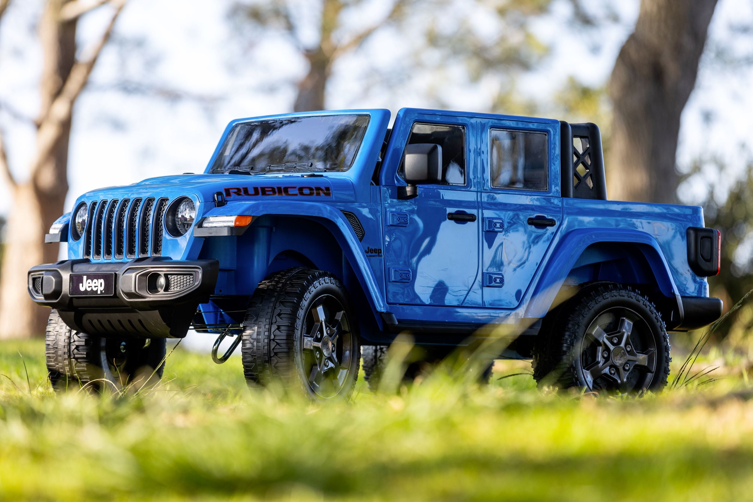 Jeep Gladiator Rubicon 12V Battery Powered Ride on, 2 Seater, Children Ages 3-5, Max Spped 5 MPH, Blue