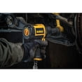 thumbnail image 4 of Llave de impacto DEWALT DWMT70773 Torque de 1/2 pulgada, 650 pies-libra, 4 of 5