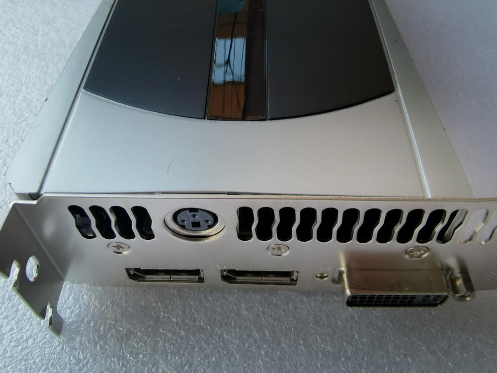 FOR 5000 2.5GB GDDR5 Workstation Graphics Card