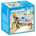 thumbnail image 1 of PLAYMOBIL Médecin avec Enfant, 1 of 4