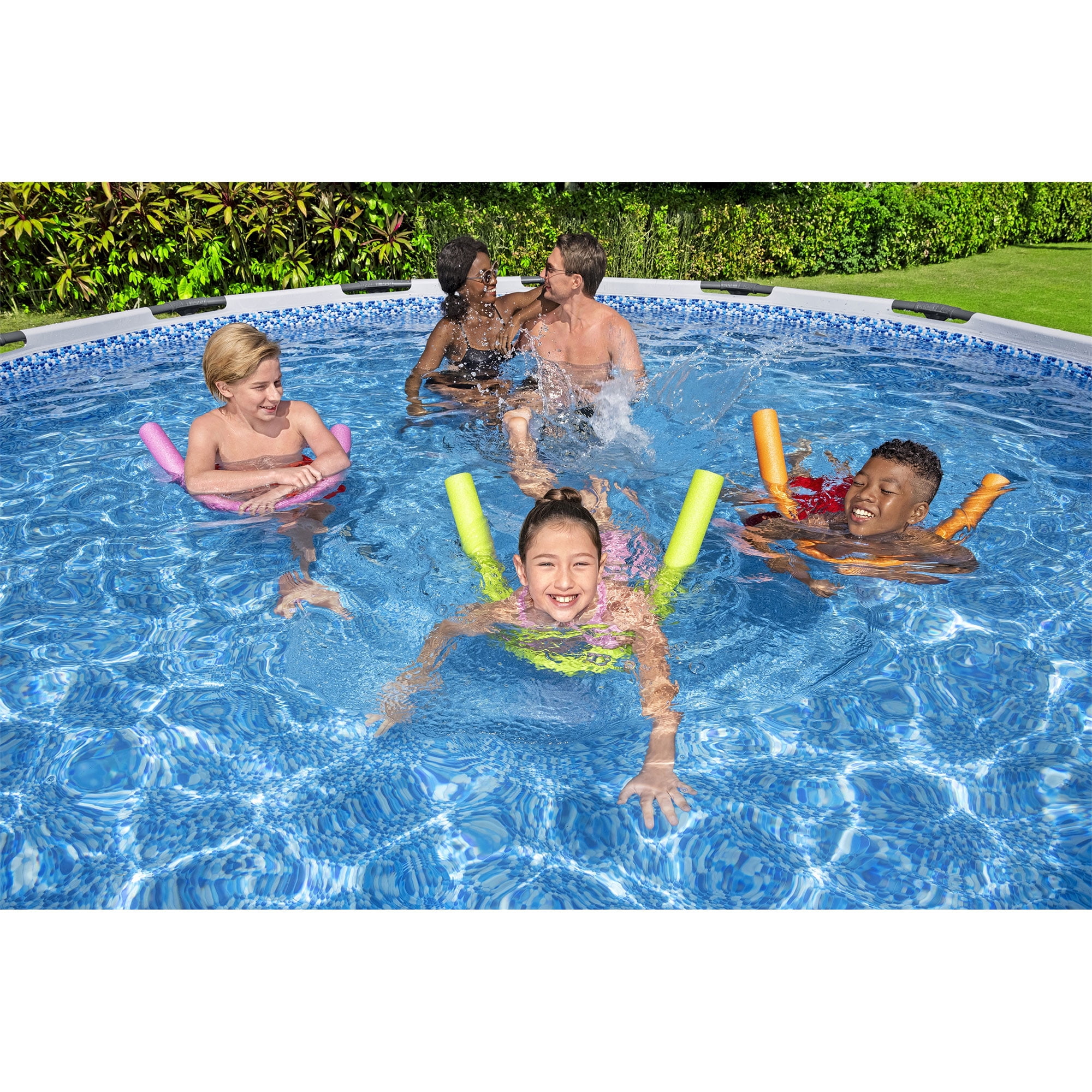 Bestway: Steel Pro MAX 15' X 48" Above Ground Pool Set - 4231 Gallon, Outdoor Family Pool, Corrosion & Puncture Resistant, Includes Filter, Pump, Ladder & Cover