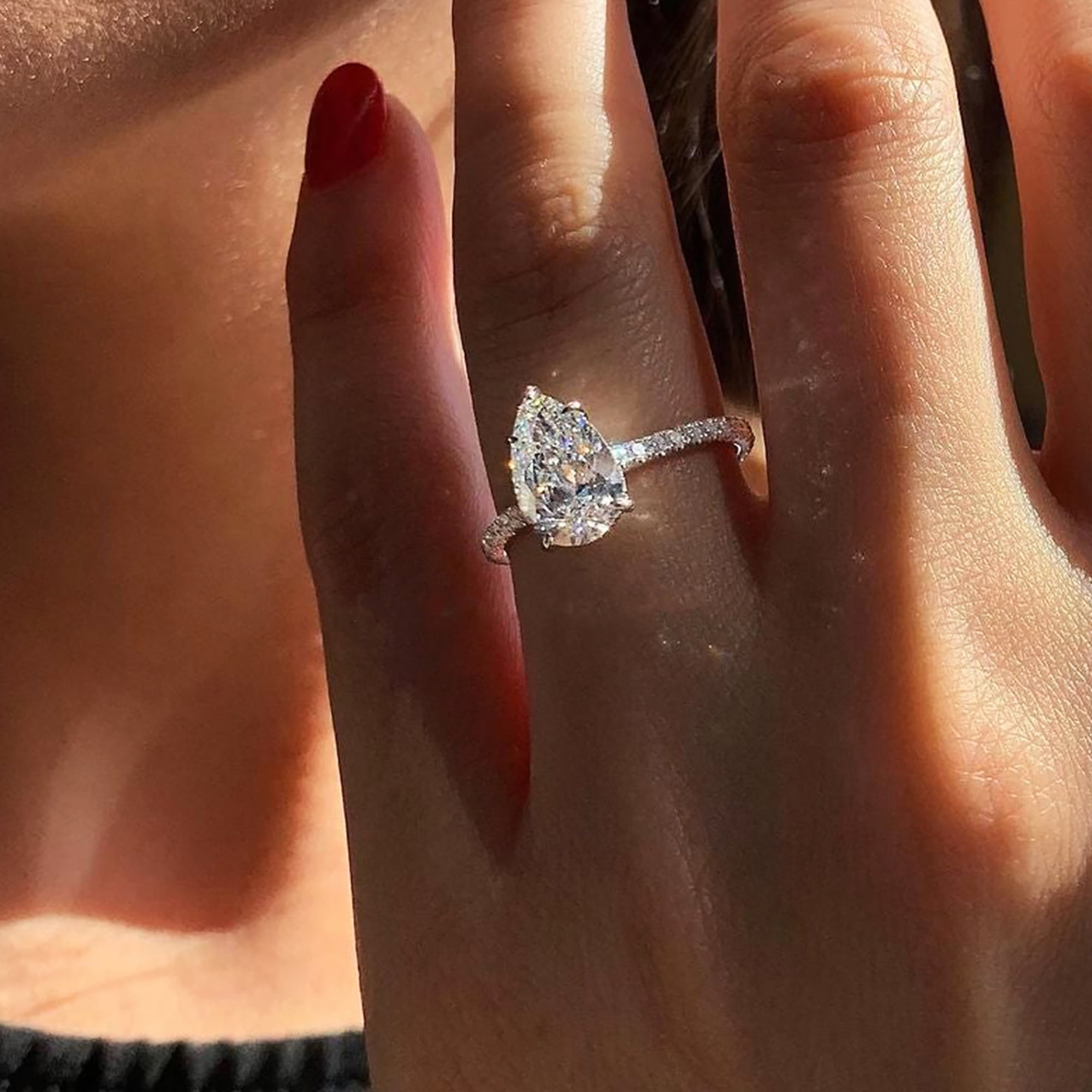 SOLITAIRE JEWELS 10x7MM Pear Cut Moissanite Engagement Ring 14K Solid Gold Pear Solitaire Ring Promise Proposal Anniversary Ring for Her