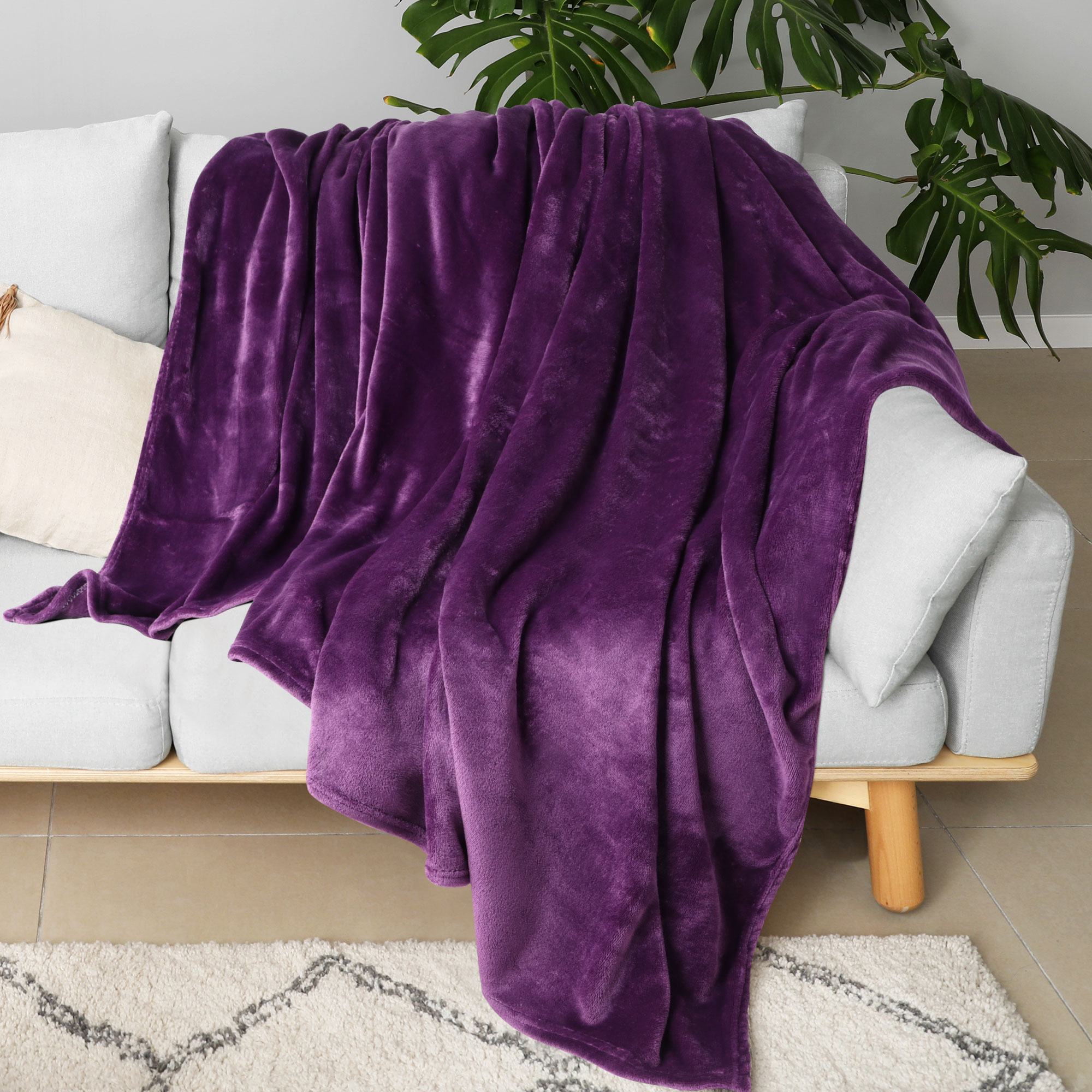 REGALWOVEN 1 Pcs Home Warm Soft Microplush Fleece Solid Throw Blanket Dark Purple 78" x 90"