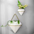 thumbnail image 2 of Inteprter Maceta triangular de cerámica para aire, contenedor de decoración para colgar en la pared, ideal para plantas de Cactus suculentas, maceta para Decoración del hogar Oro Inteprter HA024127-01, 2 of 5