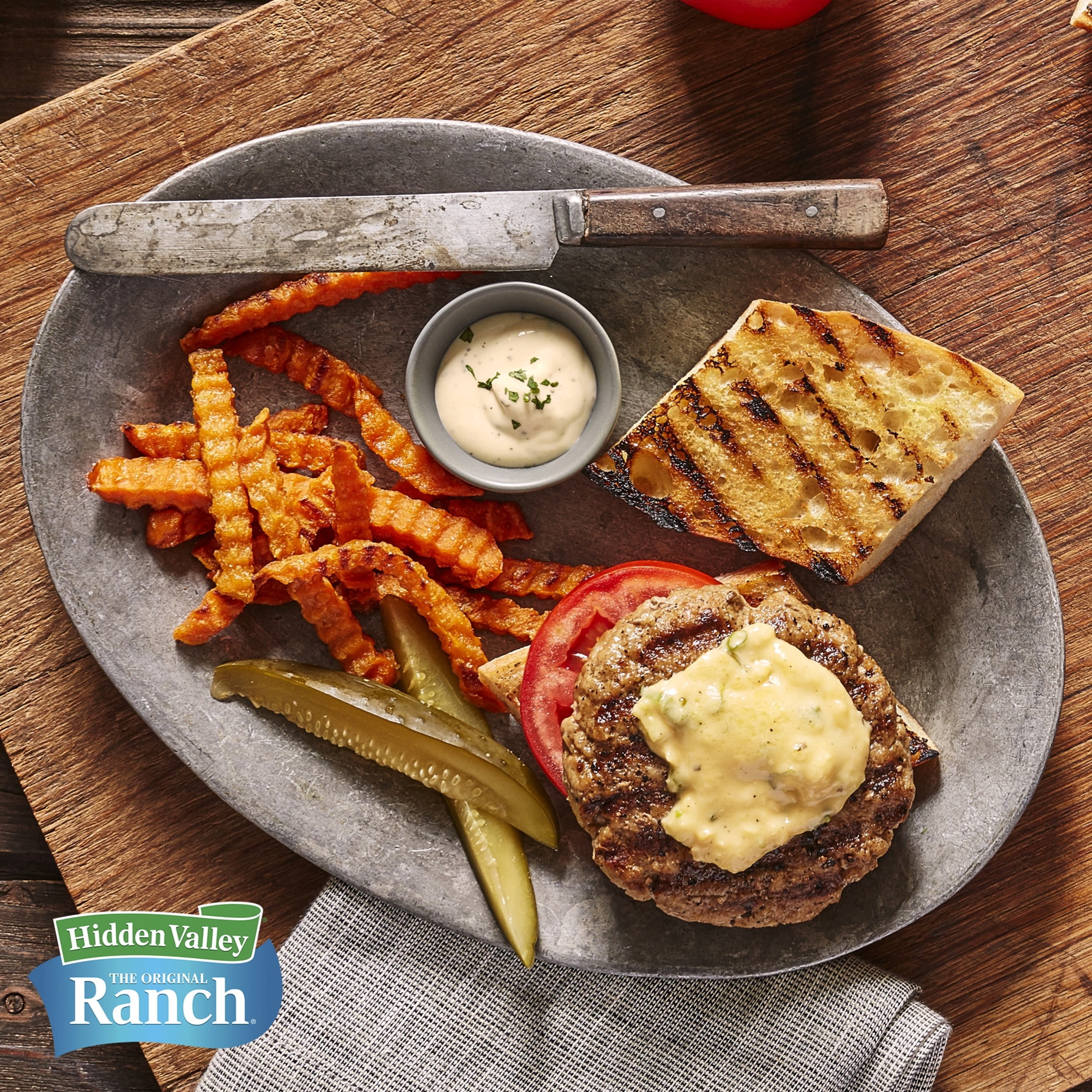 Hidden Valley Easy Squeeze Southwest Chipotle Ranch Topping & Dressing, Gluten Free - 20 oz Bottle
