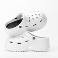 thumbnail image 1 of Sandalias con agujeros para mujer, suela gruesa de 9 cm, zapatos de verano con suela gruesa que aumentan la altura, sandalias antideslizantes para playa y jardín, 1 of 5