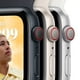 thumbnail image 3 of Apple Watch SE (2.ª Generación) GPS Caja de Aluminio Starlight de 40 Mm con Correa Deportiva Starlight - M/L, 3 of 5