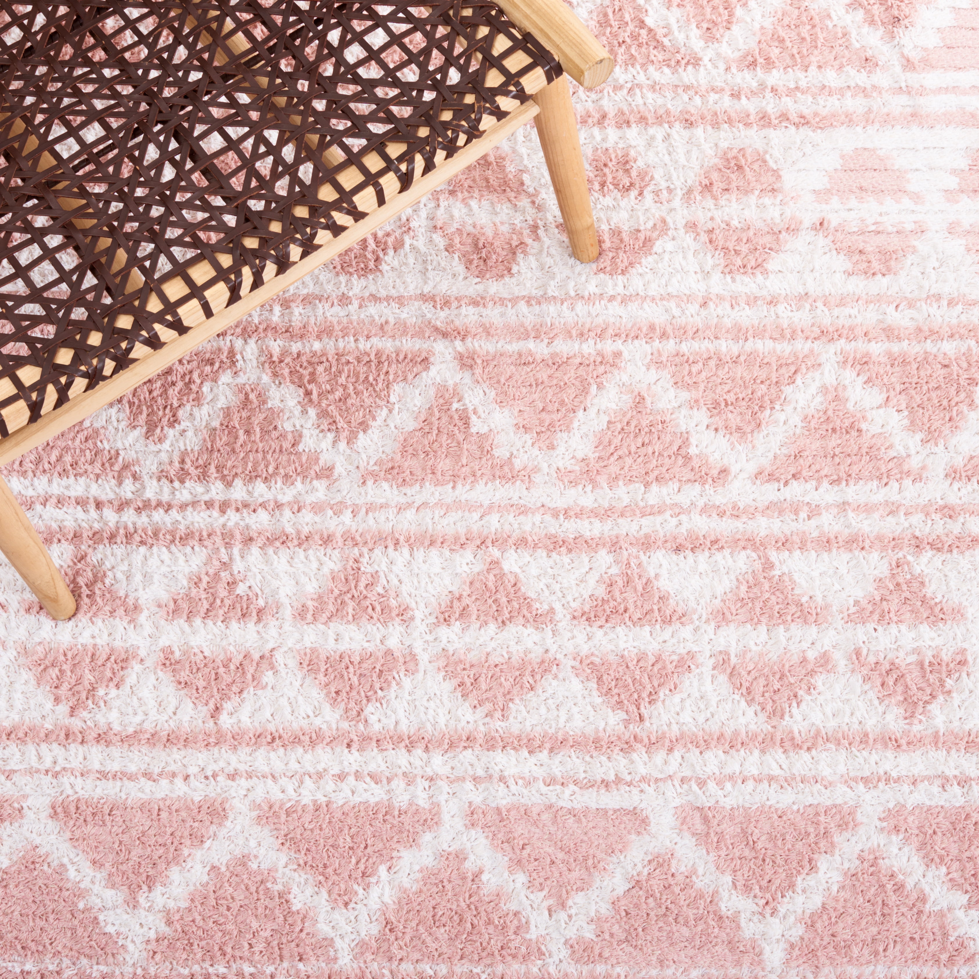 SAFAVIEH Augustine Kalina Geometric Area Rug, Pink/Ivory, 6'4" x 6'4" Square