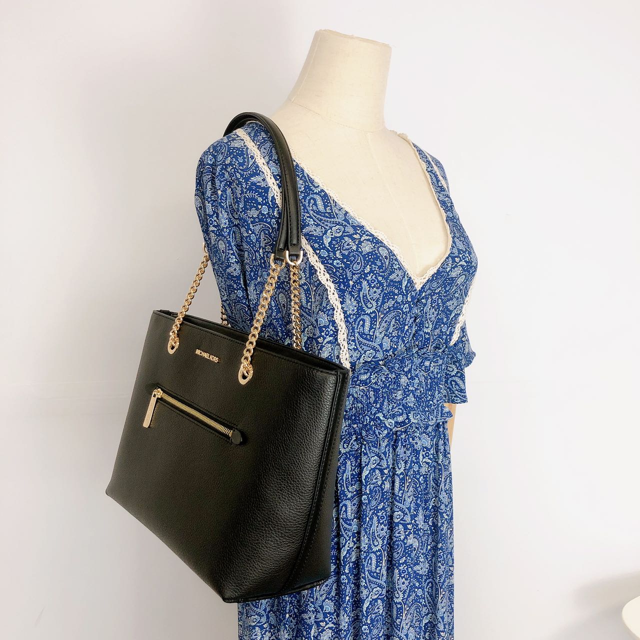 Michael Kors Jet Set Medium Black Leather Front Zip Chain Tote 