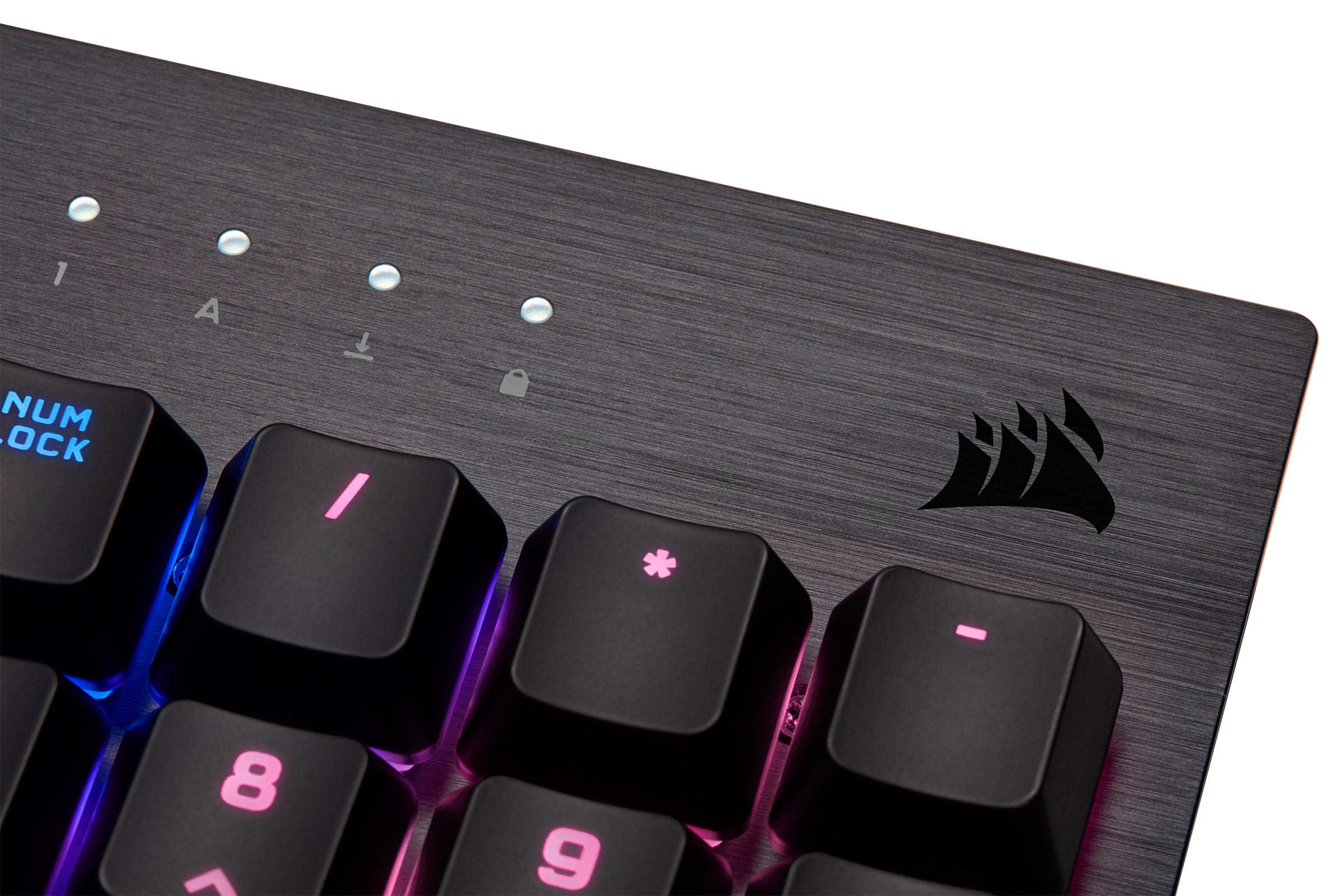 Le clavier mécanique Corsair K60 RGB Low Profile en promo pour la Gaming  Week 