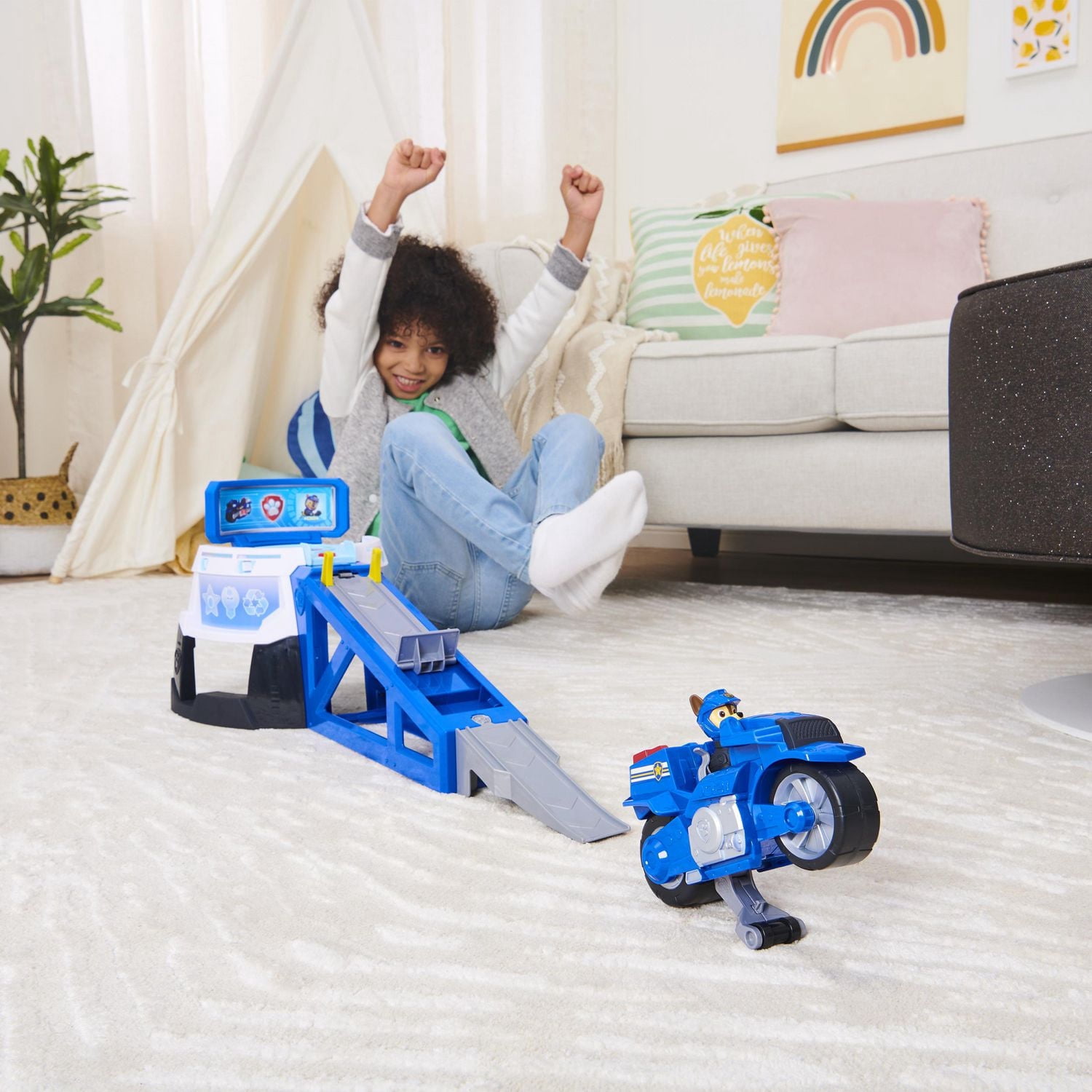 PAW Patrol, Moto Pups Moto HQ Playset with Sounds and Exclusive Chase Figure and Motorcycle Vehicle