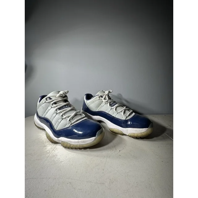 Ni - ke Ni - ke Air Jordan 11 Retro Low Georgetown 528895-007 Men’s Size 12 Sneaker Shoes