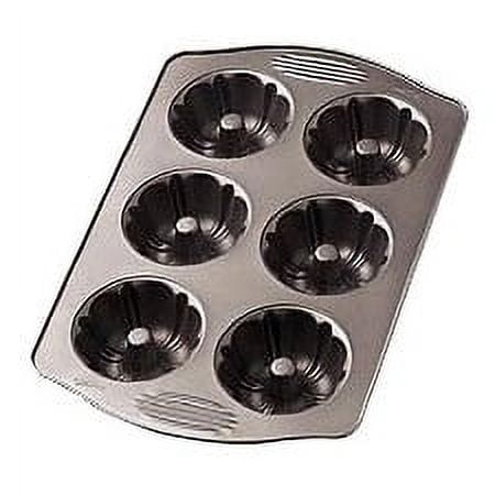 Wilton Mini Fluted Bundt Cake Pan 4 Cavity Pre-Owned each approx 4x4x1.5  inches