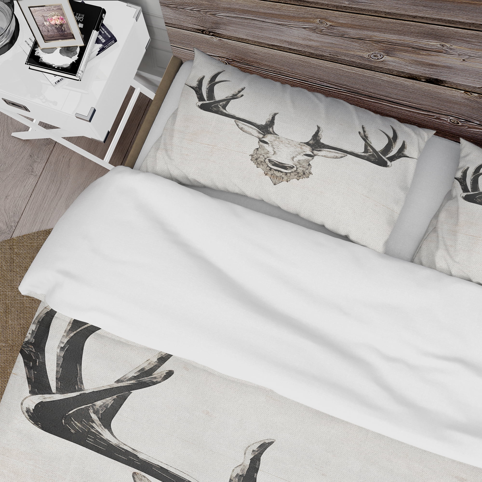 Designart 'Deer Wild and Beautiful VII' Farmhouse Duvet Cover Set