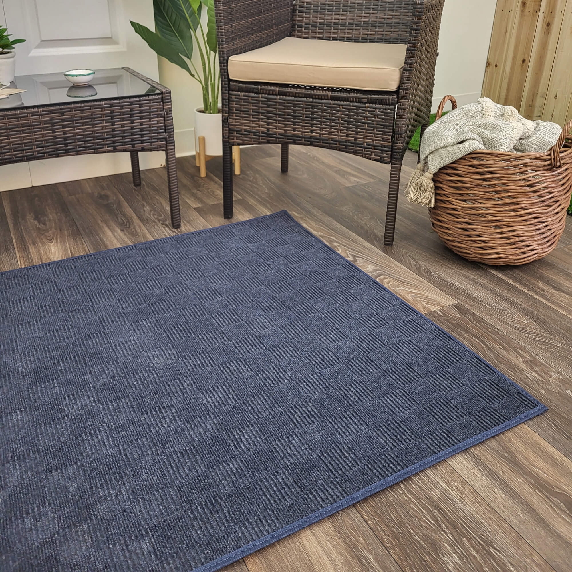 Koeckritz Rugs 6'x9' Ocean Blue Patchwork Indoor/Outdoor Rug Soft, Durable & Easy to Clean