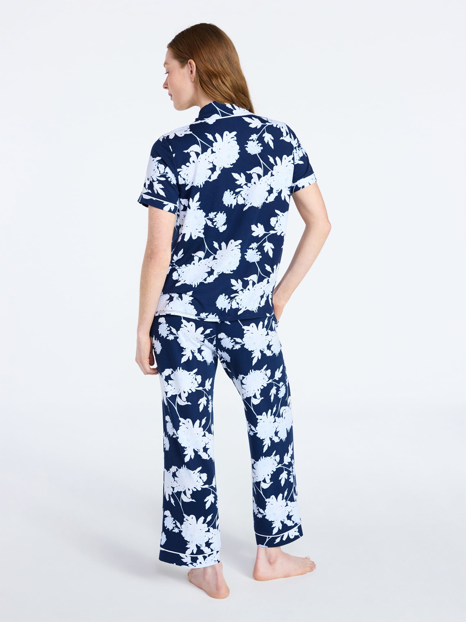 Joyspun Women's Dreamy Soft Collection Notch Collar Top and Capri Pants Pajama Set, 2-Piece, Sizes XS-3X