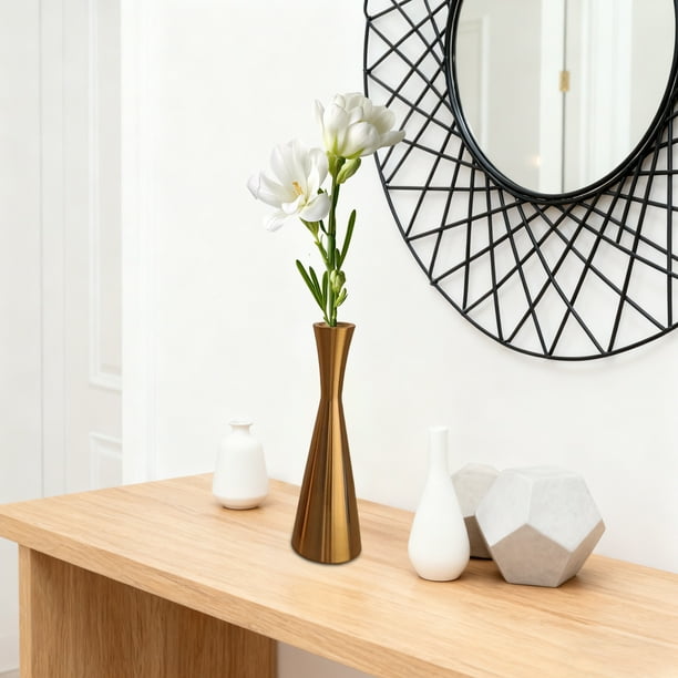 Candelabro de hierro dorado | Jarrón artístico que entalla la cintura | Decoración de mesa moderna para cenas románticas a la luz de las velas y centros de mesa navideños | 19 cm | 1 paquete