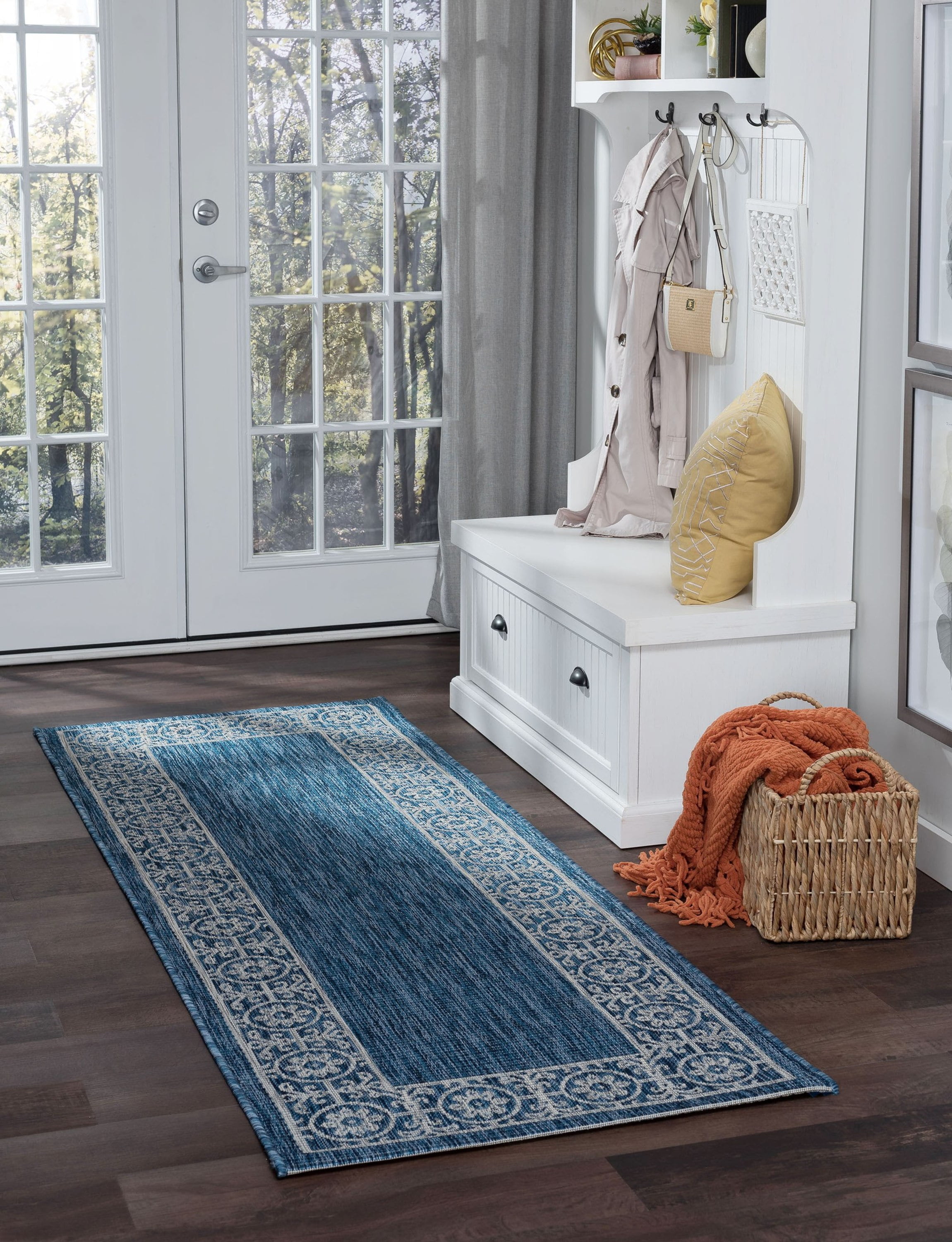 Bliss Rugs Vickie Traditional Indoor/Outdoor Runner Rug