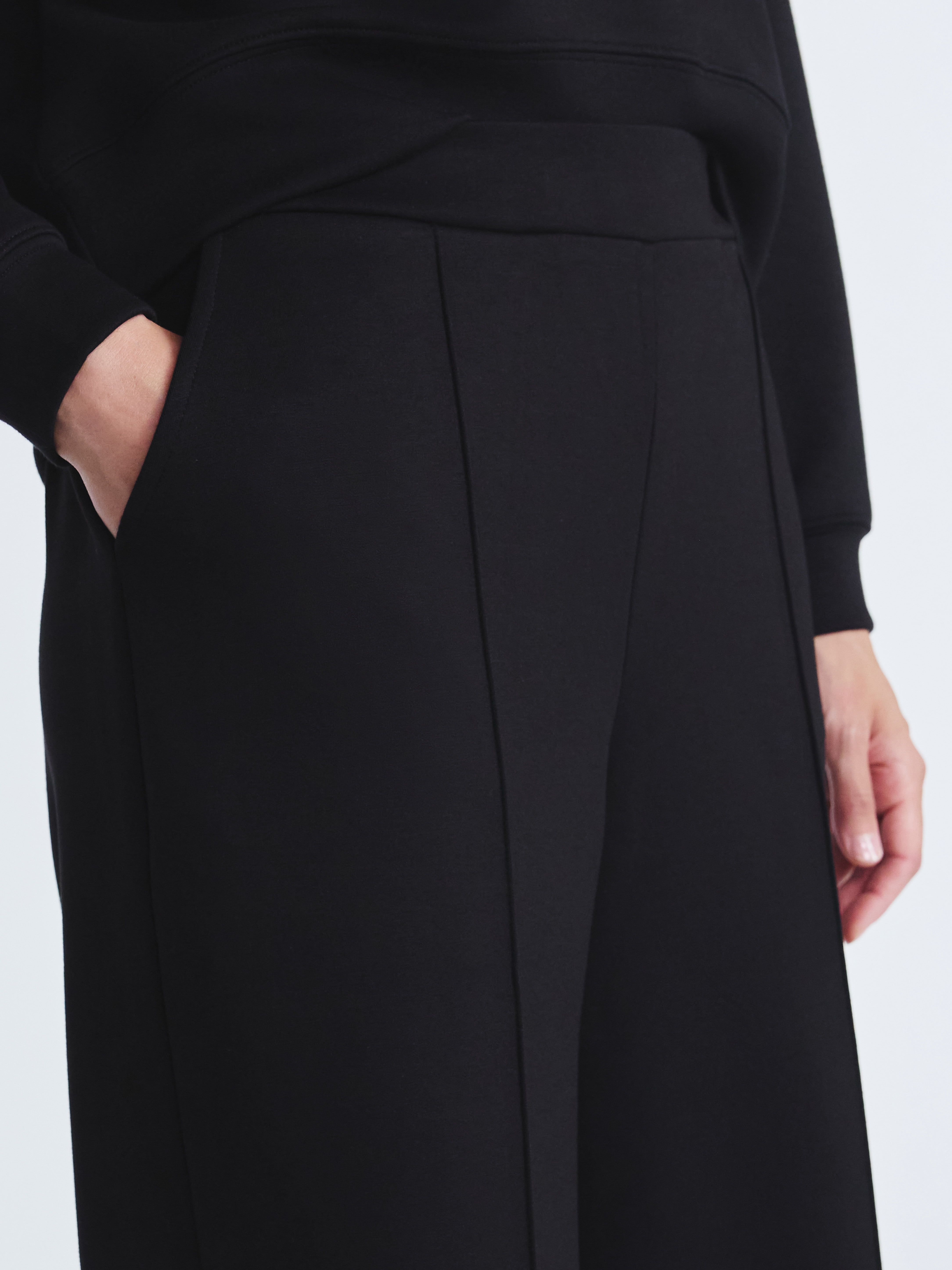 Scoop Women's and Women's Plus New Scubaknit Cropped Pants, Sizes XS-4X