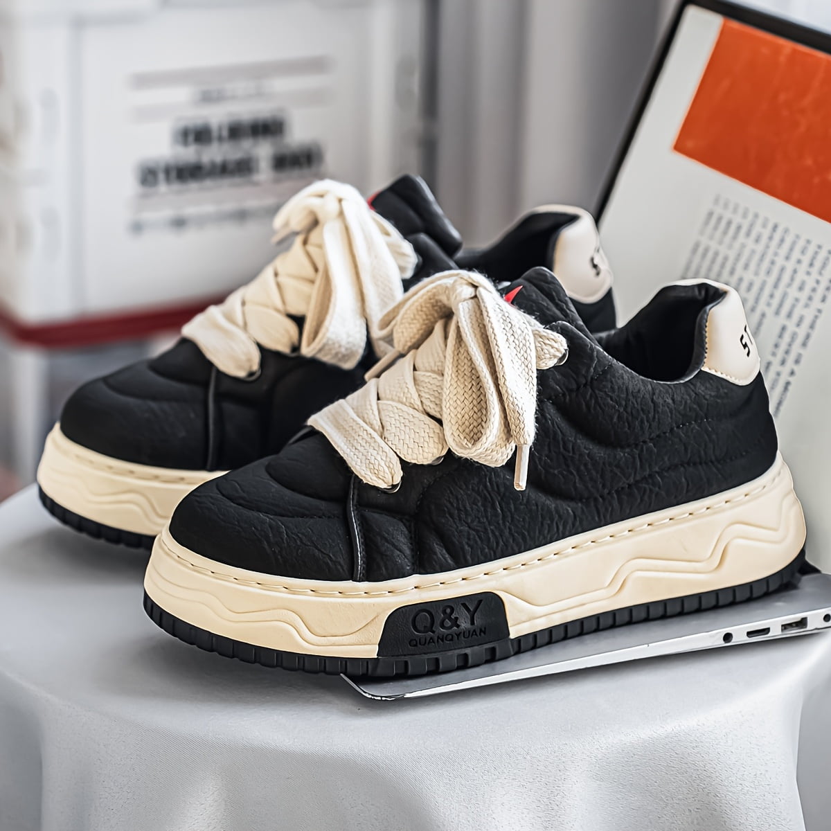 New All-season, Casual Hiking Shoes with Round Toe,