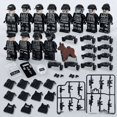 thumbnail image 1 of Muñeca de policía especial negra, bloques de construcción pequeños, juguete, accesorios dorados, arma, perro, escudo, máscara, 1 of 2