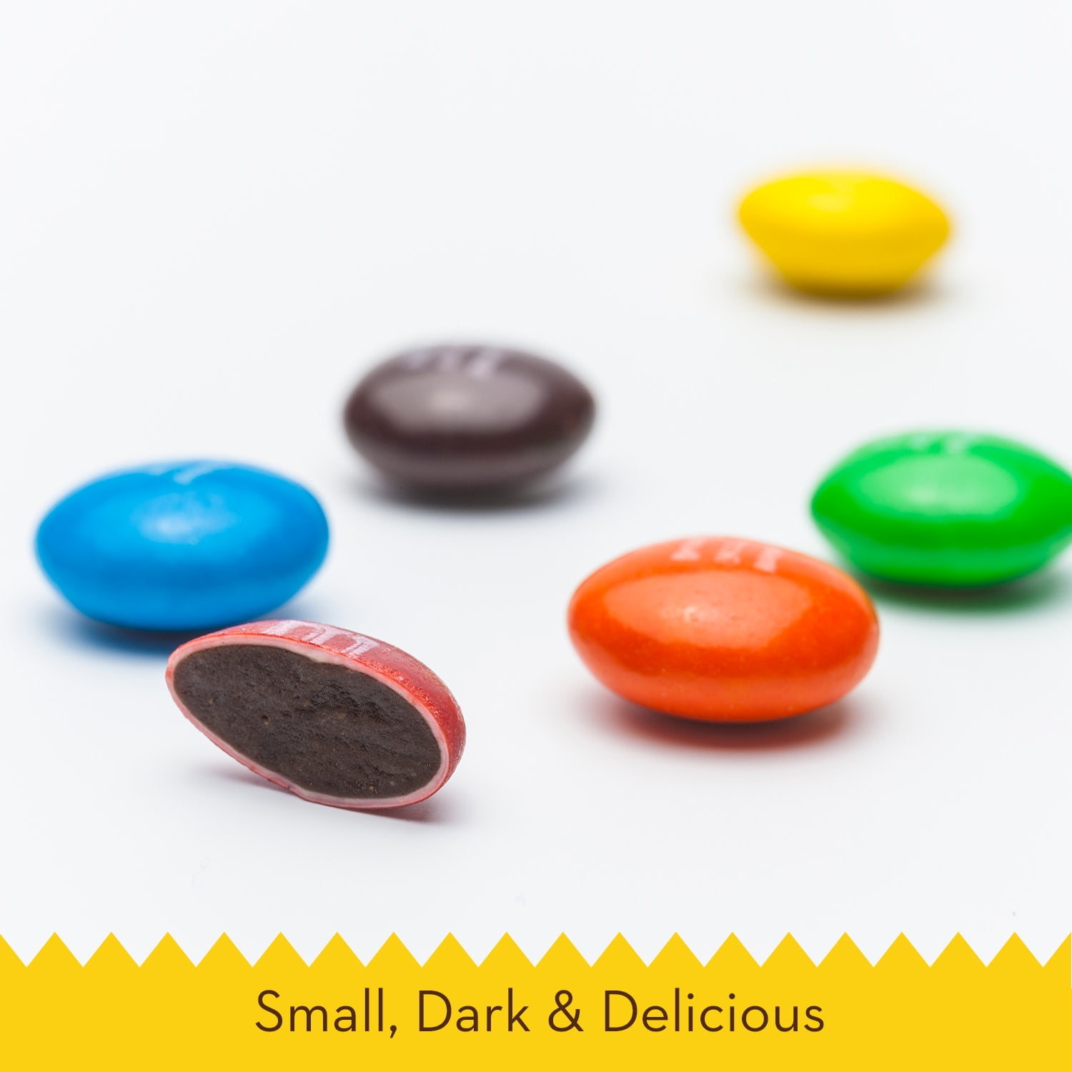 M&M Dark Chocolate Candies, Sweet Milk Chocolate Encased in Vibrant Candy  Shell Colors, Delicious Treats Melt in Your Mouth Sweet Snacks for Kids and