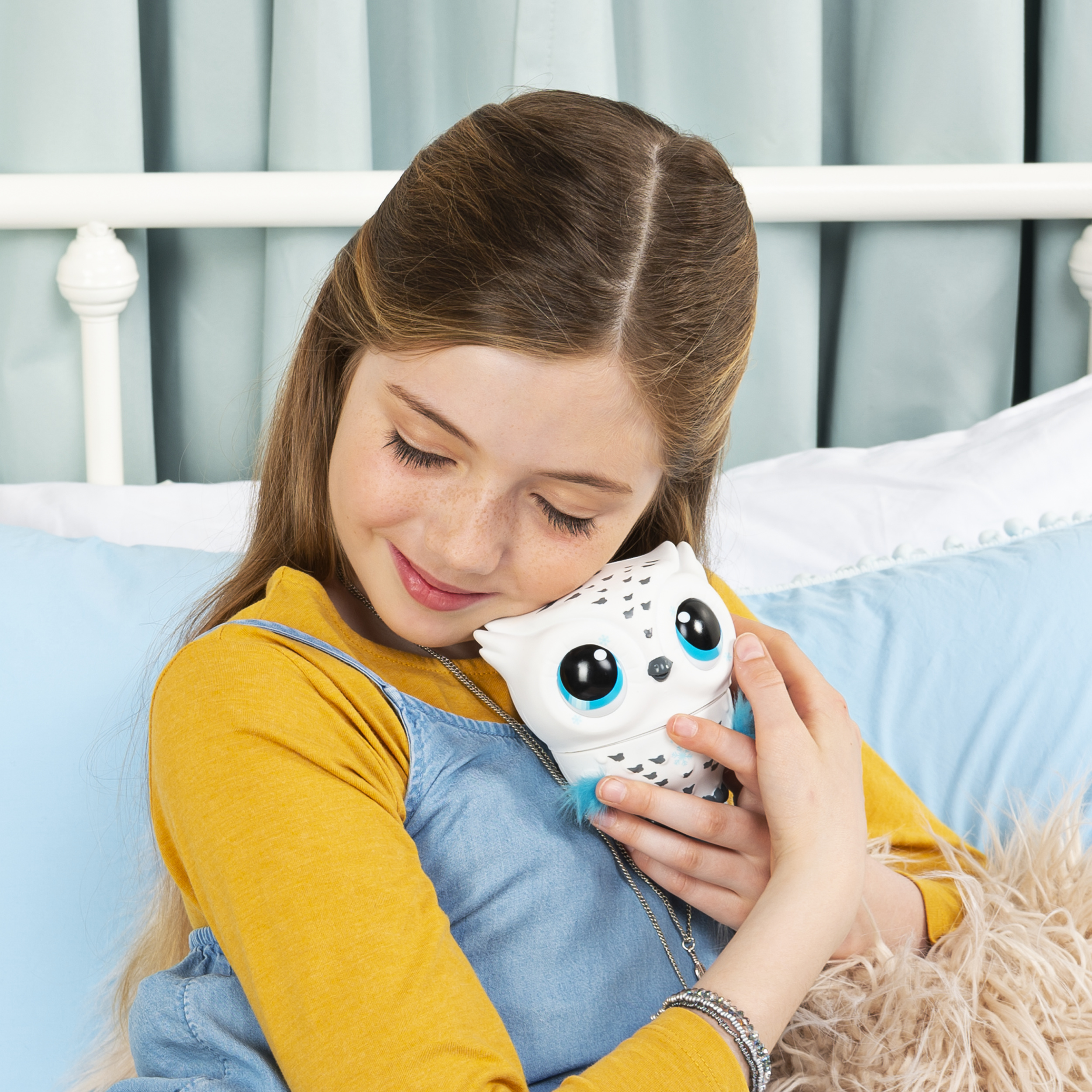 Owleez, Flying Baby Owl Interactive Electronic Pet Toy with Lights and Sounds (White), for Kids Aged 6 and up - image 5 of 8