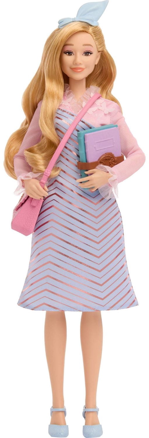 Universal Pictures’ Wicked Glinda at Shiz University Fashion Doll with Removable Fashions & Accessories