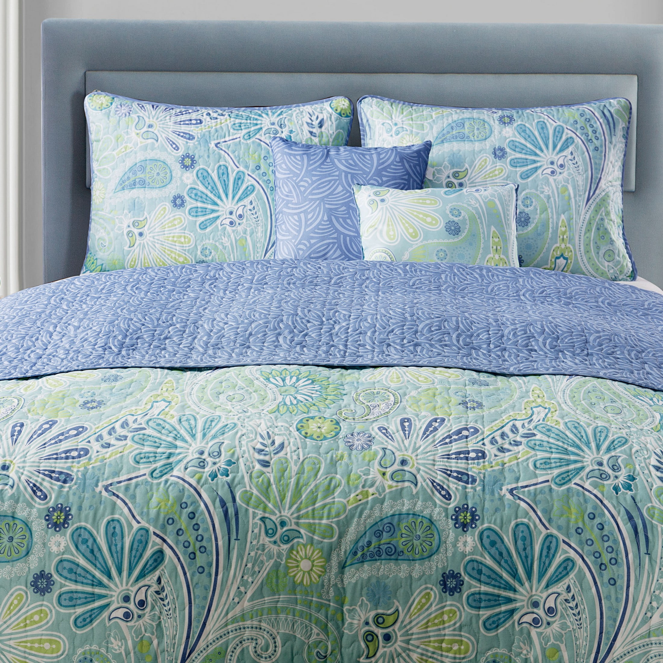VCNY Home Harmony 5-Piece Blue Paisley Reversible Quilt Set, King, Adult, Unisex