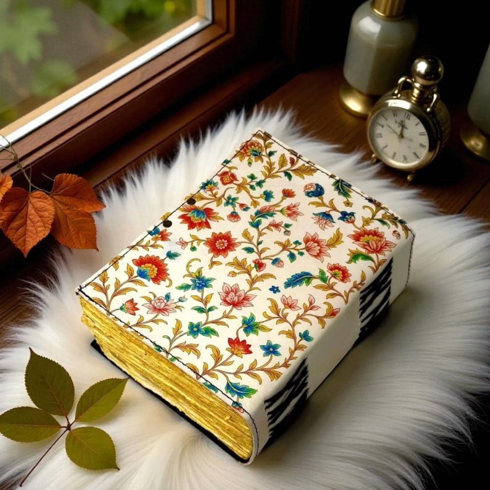 Handmade White Floral Leather Journal Notebook – 5x7 Inch Vintage Diary with 200 Deckle Edge Handmade Pages, Floral Art Cover, Antique Lock, Personalized Writing Sketchbook, Christmas Festival Gift f