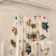 thumbnail image 4 of Pijamas gruesos de franela para mujer en otoño e invierno, nuevo estilo, ropa cálida para el hogar para estudiantes de terciopelo coral bordado con bolsillo Crayon Shin-chan, 4 of 5