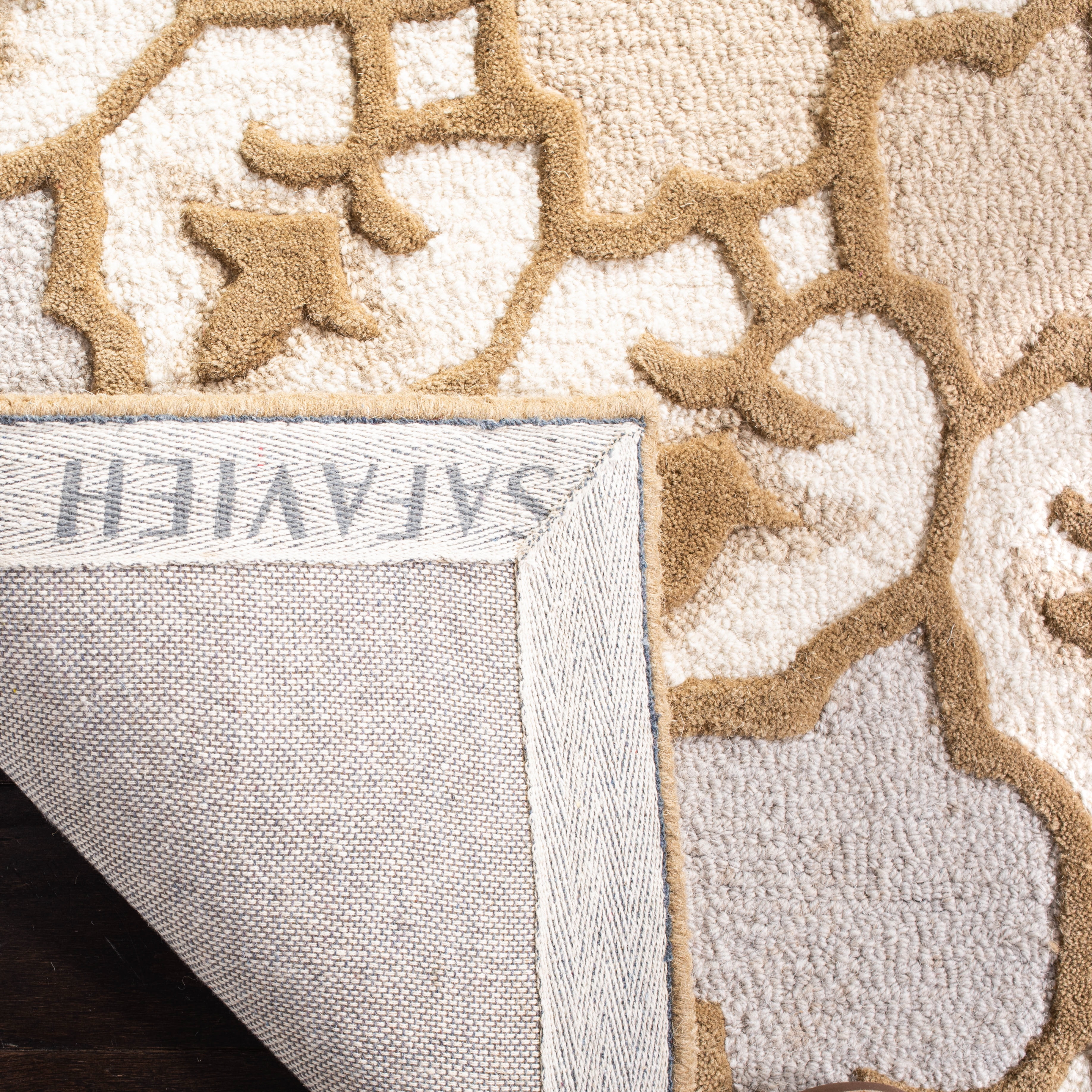 SAFAVIEH Bellagio Zoja Floral Wool Area Rug, Ivory/Dark Beige, 5' x 5' Square