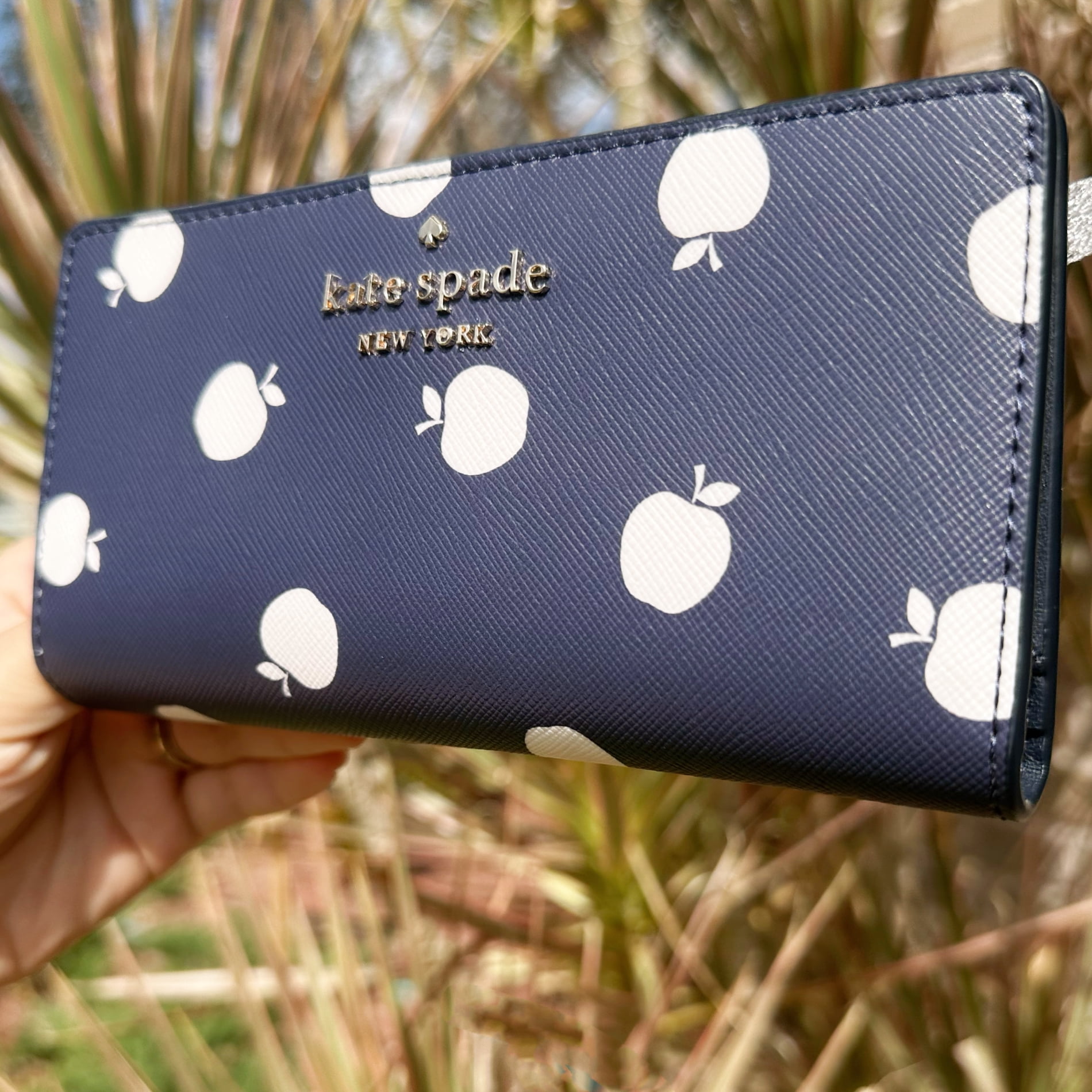 Kate Spade New York Women's Staci Orchard Toss Print Large Slim Bifold Wallet (Blazer Blue)