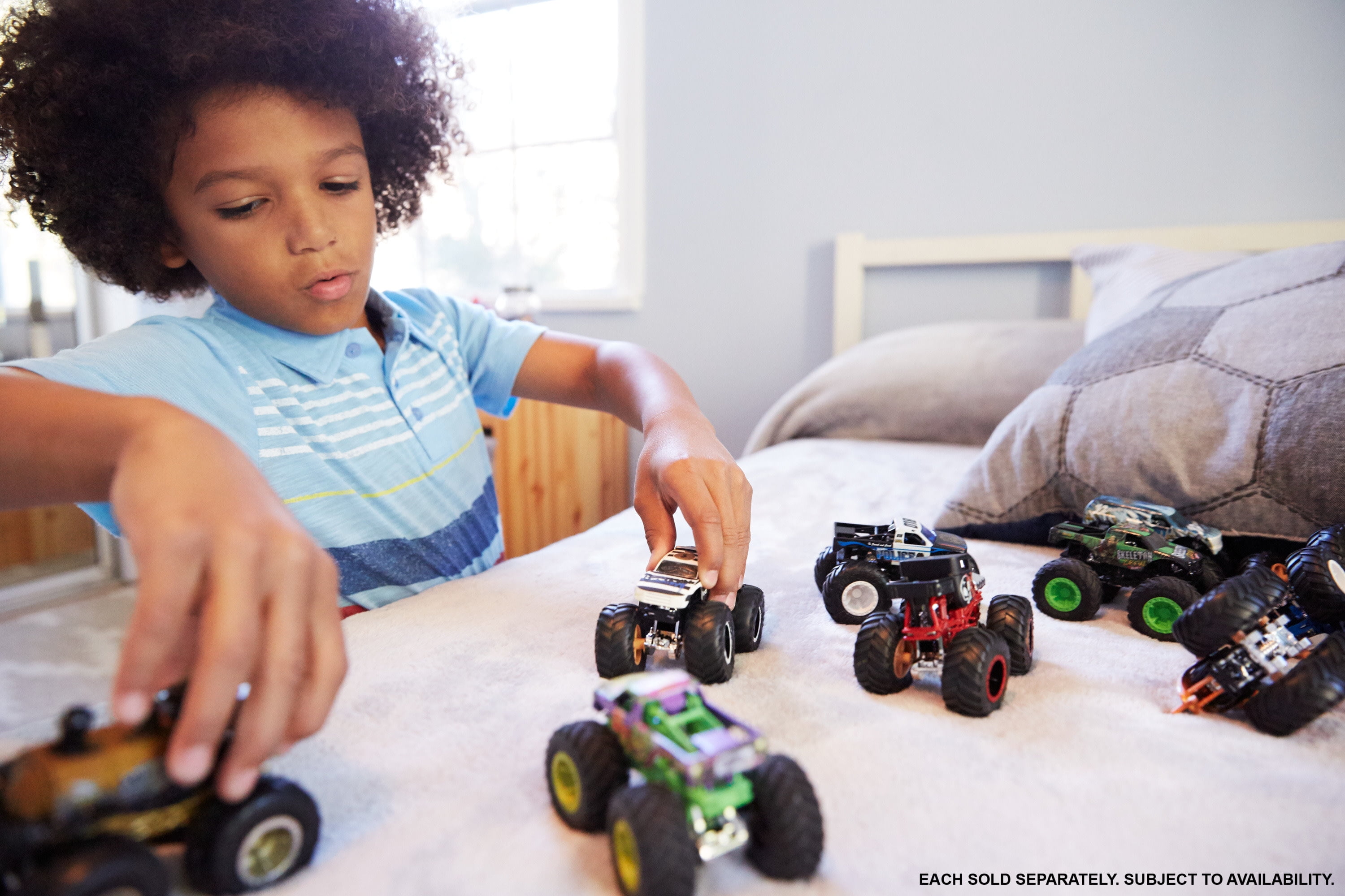 Hot Wheels Monster Trucks Playset, 1:64 Scale Toy Truck & Crushable Car  (图5)
