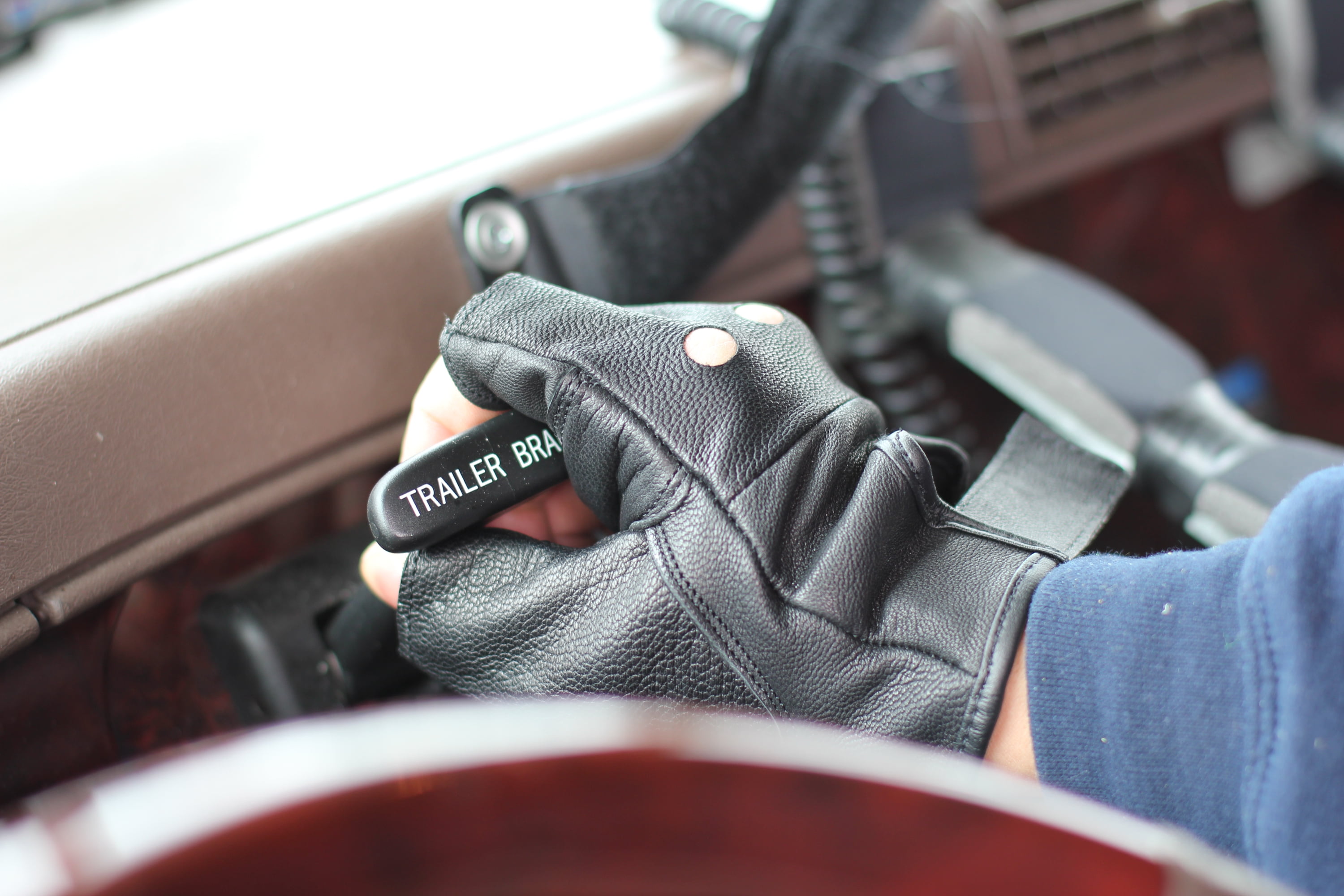 FL2250-M, Top Grain Leather Half Finger Gloves, Padded Palm, Hook & Loop Closure