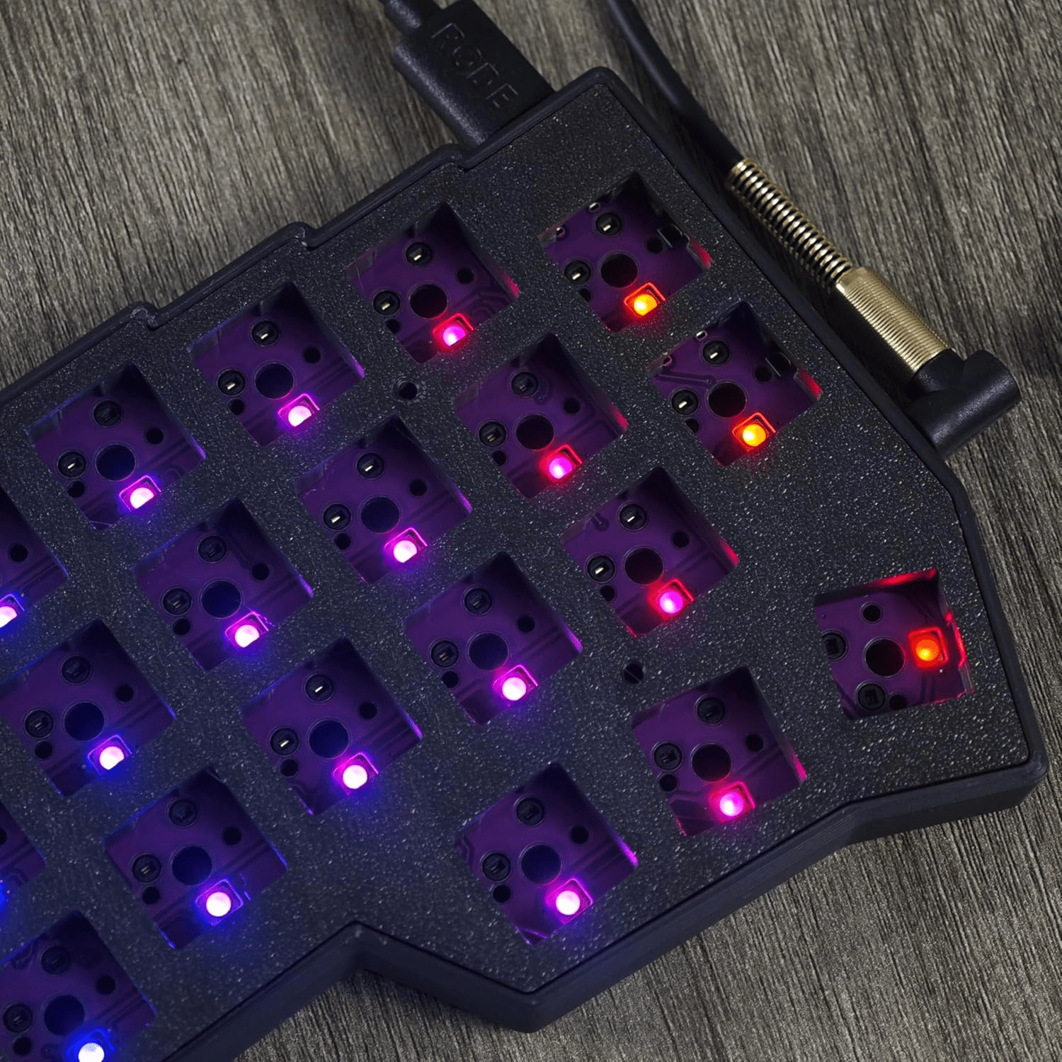 Corne V4.1 Split Keyboard 46 Keys Ergonomic Hotswappable 40% Layout Gaming Keyboard Kit RGB QMK Vial All Key Programmable