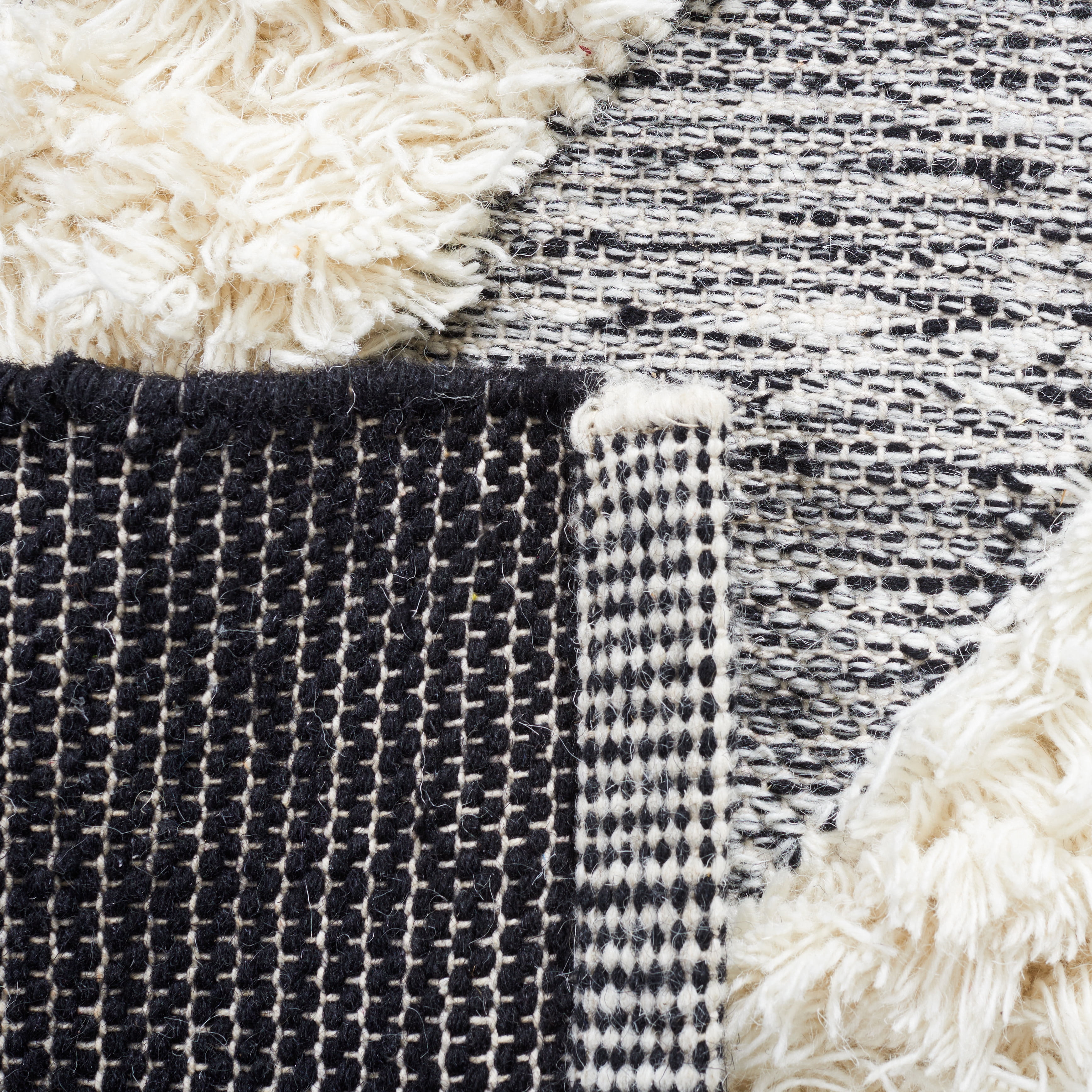 SAFAVIEH Kenya Sandy Southwestern Area Rug, Ivory/Black, 8' x 10'